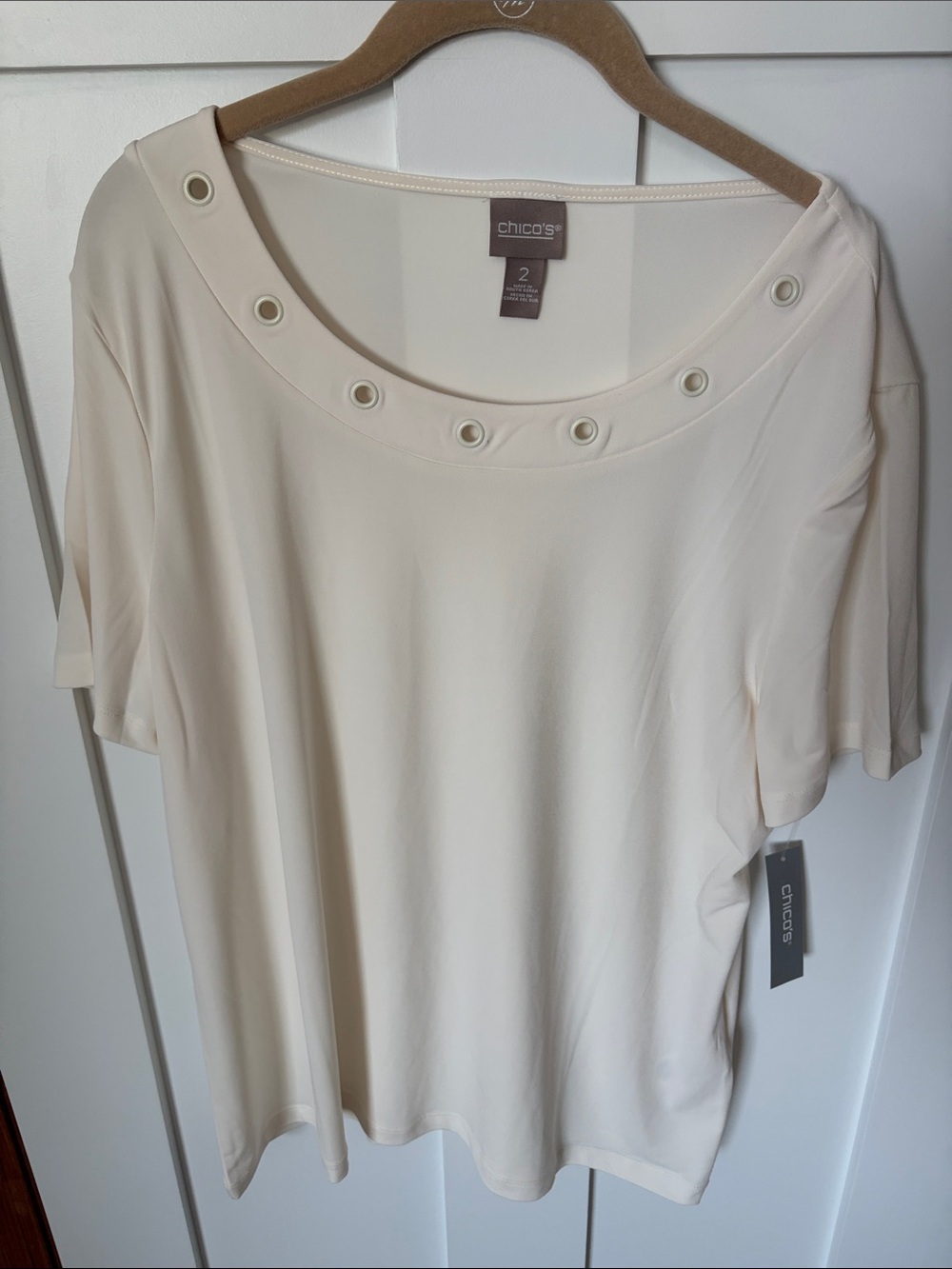 Chico's Women's Cream short sleeve rivet detailed trim size 2